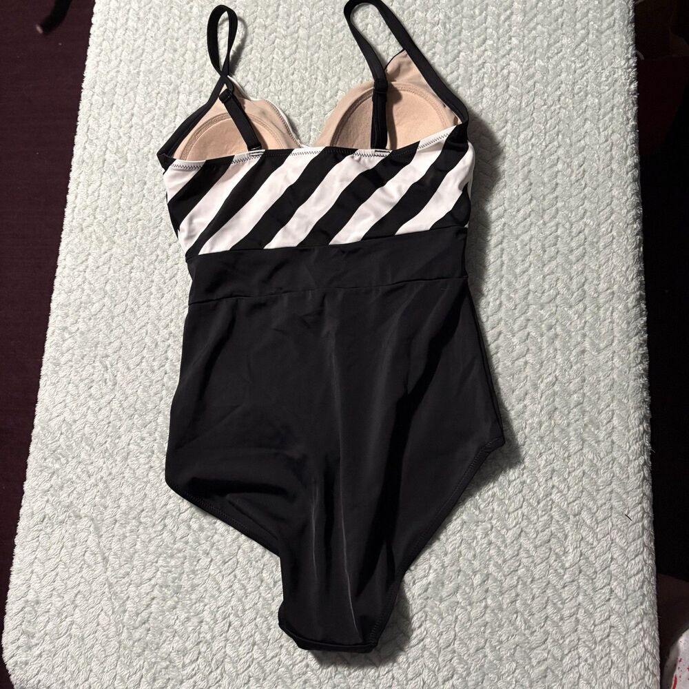 Pour Moi Womens 8 One Piece Swimsuit Black White Stripe V-Neck Tummy Control 12 - Picture 4 of 11